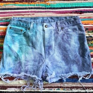 Jeanology ~ Tie dye 100% cotton cutoff jean shorts